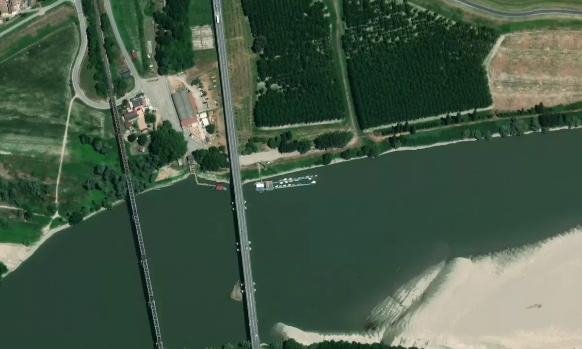 Flyfoto av Borgoforte