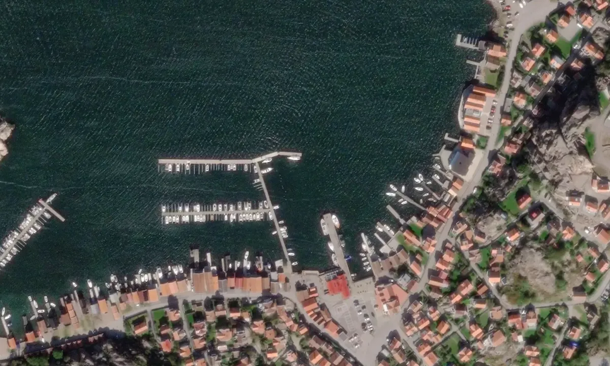 Flyfoto av Bovallstrands Gästhamn