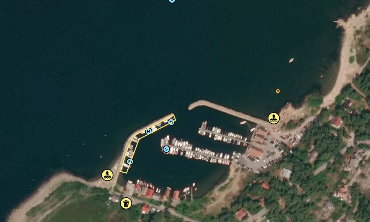 Satelite image of Brattestø