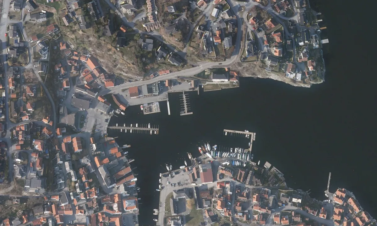 Flyfoto av Brevik Gjestehavn