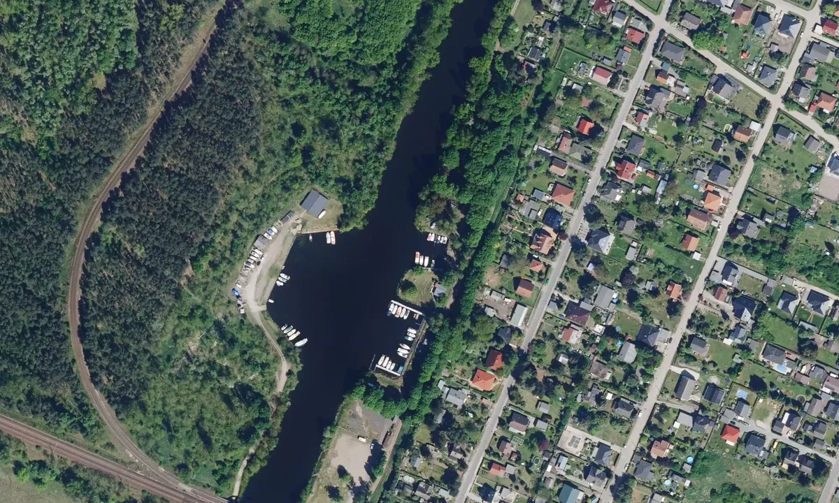 Satelite image of Brieselanger Hafen