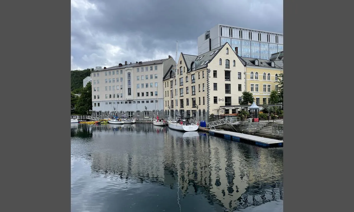 Ålesund Gjestehavn Brosundet: {"base": "no", "no": "Brosundet, \u00c5lesund", "se": "Brosundet, \u00c5lesund", "en": "Brosundet, \u00c5lesund", "da": "Brosundet, \u00c5lesund"}