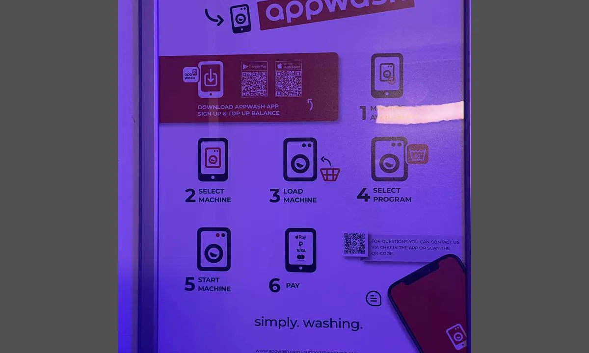 Ålesund Gjestehavn Brosundet: {"base": "en", "no": "Klesvask fungerer med denne appen", "se": "Tv\u00e4tten fungerar med denna app", "en": "Laundry works with this app", "da": "Vasket\u00f8j fungerer med denne app", "fr": "La blanchisserie fonctionne avec cette application", "de": "W\u00e4scherei funktioniert mit dieser App", "es": "La lavander\u00eda funciona con esta aplicaci\u00f3n", "it": "Il servizio di lavanderia funziona con questa app", "pt": "A lavandaria funciona com esta aplica\u00e7\u00e3o", "nl": "Wassen werkt met deze app", "pl": "Pralnia dzia\u0142a z t\u0105 aplikacj\u0105", "uk": "\u041f\u0440\u0430\u043b\u044c\u043d\u044f \u043f\u0440\u0430\u0446\u044e\u0454 \u0437 \u0446\u0438\u043c \u0434\u043e\u0434\u0430\u0442\u043a\u043e\u043c", "ro": "Ruf\u0103ria func\u021bioneaz\u0103 cu aceast\u0103 aplica\u021bie", "tr": "\u00c7ama\u015f\u0131rhane bu uygulama ile \u00e7al\u0131\u015f\u0131r", "el": "\u03a4\u03b1 \u03c0\u03bb\u03c5\u03bd\u03c4\u03ae\u03c1\u03b9\u03b1 \u03bb\u03b5\u03b9\u03c4\u03bf\u03c5\u03c1\u03b3\u03bf\u03cd\u03bd \u03bc\u03b5 \u03b1\u03c5\u03c4\u03ae\u03bd \u03c4\u03b7\u03bd \u03b5\u03c6\u03b1\u03c1\u03bc\u03bf\u03b3\u03ae", "cs": "Pr\u00e1delna funguje s touto aplikac\u00ed", "hu": "A mosoda ezzel az alkalmaz\u00e1ssal m\u0171k\u00f6dik", "fi": "Pyykinpesu toimii t\u00e4m\u00e4n sovelluksen avulla", "bg": "\u041f\u0435\u0440\u0430\u043b\u043d\u044f\u0442\u0430 \u0440\u0430\u0431\u043e\u0442\u0438 \u0441 \u0442\u043e\u0432\u0430 \u043f\u0440\u0438\u043b\u043e\u0436\u0435\u043d\u0438\u0435", "sr": "Ve\u0161eraj radi sa ovom aplikacijom", "et": "Pesumaja t\u00f6\u00f6tab selle rakendusega", "lv": "Ve\u013cas mazg\u0101\u0161ana darbojas ar \u0161o lietotni", "lt": "Skalbimo paslaugos veikia su \u0161ia program\u0117le"}