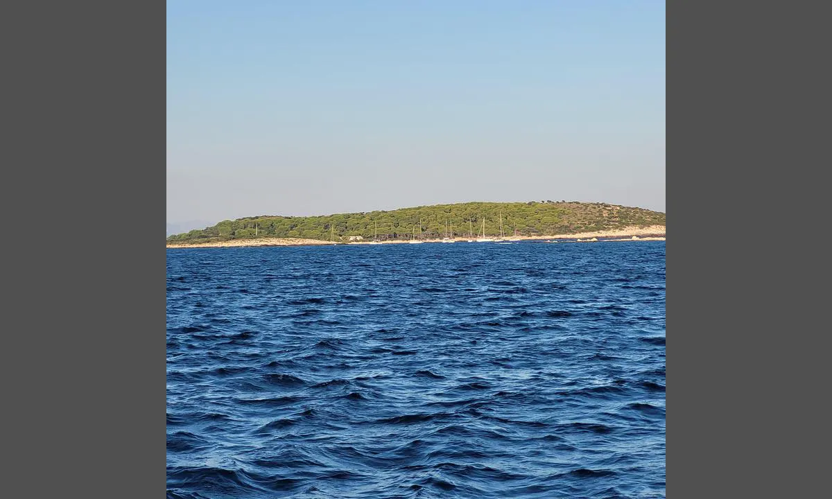 Budikovac - Blue Lagoon: View from the outside (northwards).