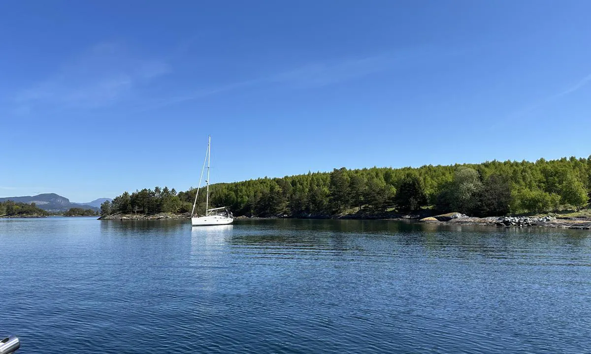 Buøysundet - Byre: {"base": "no", "no": "Et nydelig omr\u00e5de", "se": "Ett underbart omr\u00e5de", "en": "A beautiful area", "da": "Et nydeligt omr\u00e5de", "fr": "Une magnifique r\u00e9gion", "de": "Ein wundersch\u00f6nes Gebiet", "es": "Una zona preciosa", "it": "Una splendida area", "pt": "Uma \u00e1rea linda", "nl": "Een prachtig gebied", "pl": "Pi\u0119kny obszar", "uk": "\u0427\u0443\u0434\u043e\u0432\u0438\u0439 \u0440\u0430\u0439\u043e\u043d", "ro": "O zon\u0103 minunat\u0103", "tr": "G\u00fczel bir alan", "el": "\u039c\u03b9\u03b1 \u03c5\u03c0\u03ad\u03c1\u03bf\u03c7\u03b7 \u03c0\u03b5\u03c1\u03b9\u03bf\u03c7\u03ae", "cs": "Kr\u00e1sn\u00e1 oblast", "hu": "Egy gy\u00f6ny\u00f6r\u0171 ter\u00fclet", "fi": "Kaunis alue", "bg": "\u0415\u0434\u043d\u0430 \u043f\u0440\u0435\u043a\u0440\u0430\u0441\u043d\u0430 \u043e\u0431\u043b\u0430\u0441\u0442", "sr": "Prekrasno podru\u010dje", "et": "Kaunis piirkond", "lv": "Skaista teritorija", "lt": "Nuostabi teritorija"}