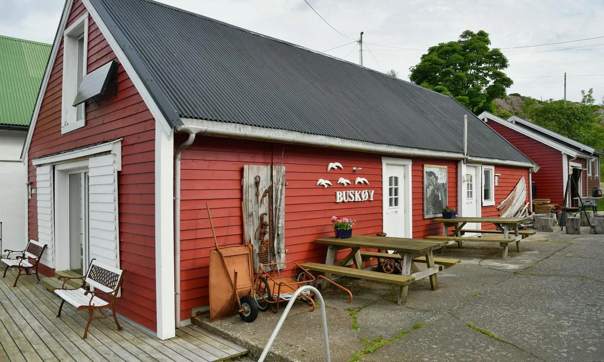 Buskøy: {"base": "en", "no": "Museum", "se": "Museum", "en": "Museum", "da": "Museum"}