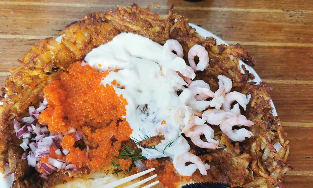Byxelkroks Hamn: {"base": "de", "no": "Anbefaling smaker veldig godt", "se": "Rekommendation smakar mycket bra", "en": "Recommendation tastes very good", "da": "Anbefaling smager meget godt", "fr": "La recommandation est tr\u00e8s bonne", "de": "Empfehlung schmeckt sehr gut", "es": "Recomendaci\u00f3n sabe muy bien", "it": "Il consiglio ha un ottimo sapore", "pt": "Recomenda\u00e7\u00e3o \u00e9 muito saborosa", "nl": "Aanbeveling smaakt erg goed", "pl": "Rekomendacja smakuje bardzo dobrze", "uk": "\u0420\u0435\u043a\u043e\u043c\u0435\u043d\u0434\u0430\u0446\u0456\u044f \u0434\u0443\u0436\u0435 \u0441\u043c\u0430\u0447\u043d\u0430", "ro": "Recomandarea are un gust foarte bun", "tr": "Tavsiye \u00e7ok iyi tad\u0131 var", "el": "\u0397 \u03c3\u03cd\u03c3\u03c4\u03b1\u03c3\u03b7 \u03ad\u03c7\u03b5\u03b9 \u03c0\u03bf\u03bb\u03cd \u03ba\u03b1\u03bb\u03ae \u03b3\u03b5\u03cd\u03c3\u03b7", "cs": "Doporu\u010den\u00ed chutn\u00e1 velmi dob\u0159e", "hu": "Aj\u00e1nl\u00e1s nagyon finom", "fi": "Suositus maistuu todella hyv\u00e4lt\u00e4", "bg": "\u041f\u0440\u0435\u043f\u043e\u0440\u044a\u043a\u0430\u0442\u0430 \u0435 \u043c\u043d\u043e\u0433\u043e \u0432\u043a\u0443\u0441\u043d\u0430", "sr": "\u041f\u0440\u0435\u043f\u043e\u0440\u0443\u043a\u0430 \u0458\u0435 \u0432\u0435\u043e\u043c\u0430 \u0443\u043a\u0443\u0441\u043d\u0430", "et": "Soovitus maitseb v\u00e4ga h\u00e4sti", "lv": "Ieteikums gar\u0161o \u013coti labi", "lt": "Rekomendacija labai skanu"}