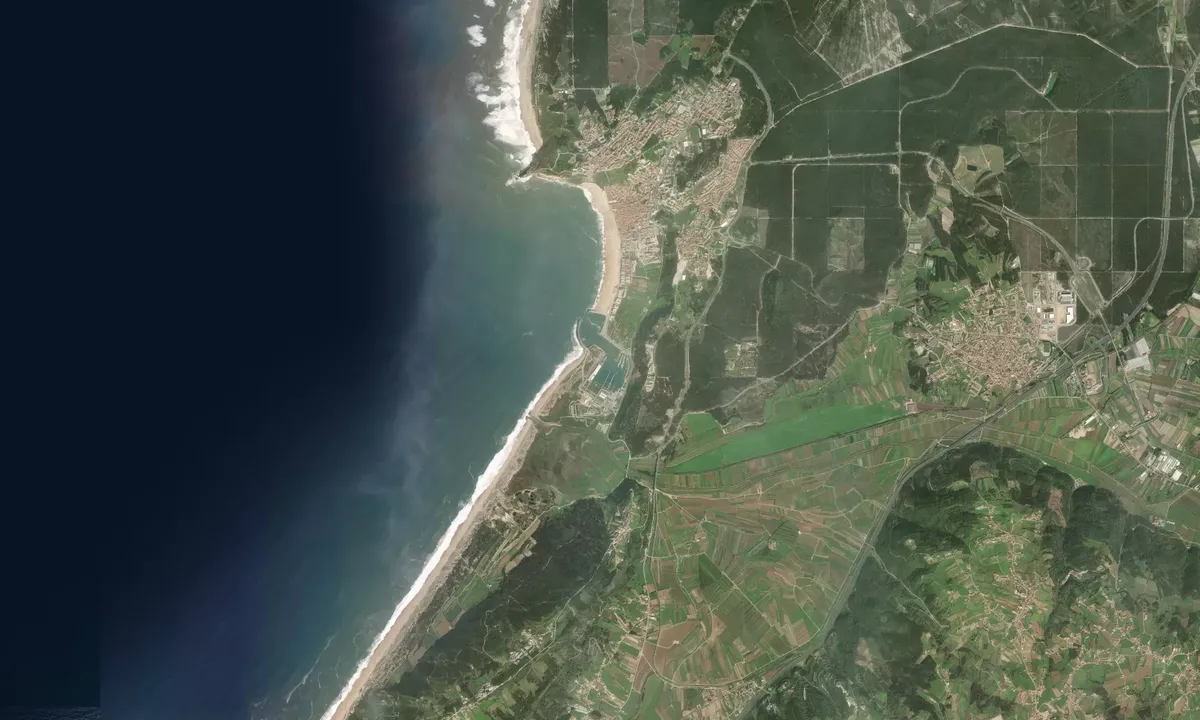 Flyfoto av (C.N.N.) Clube Naval da Nazaré (South)