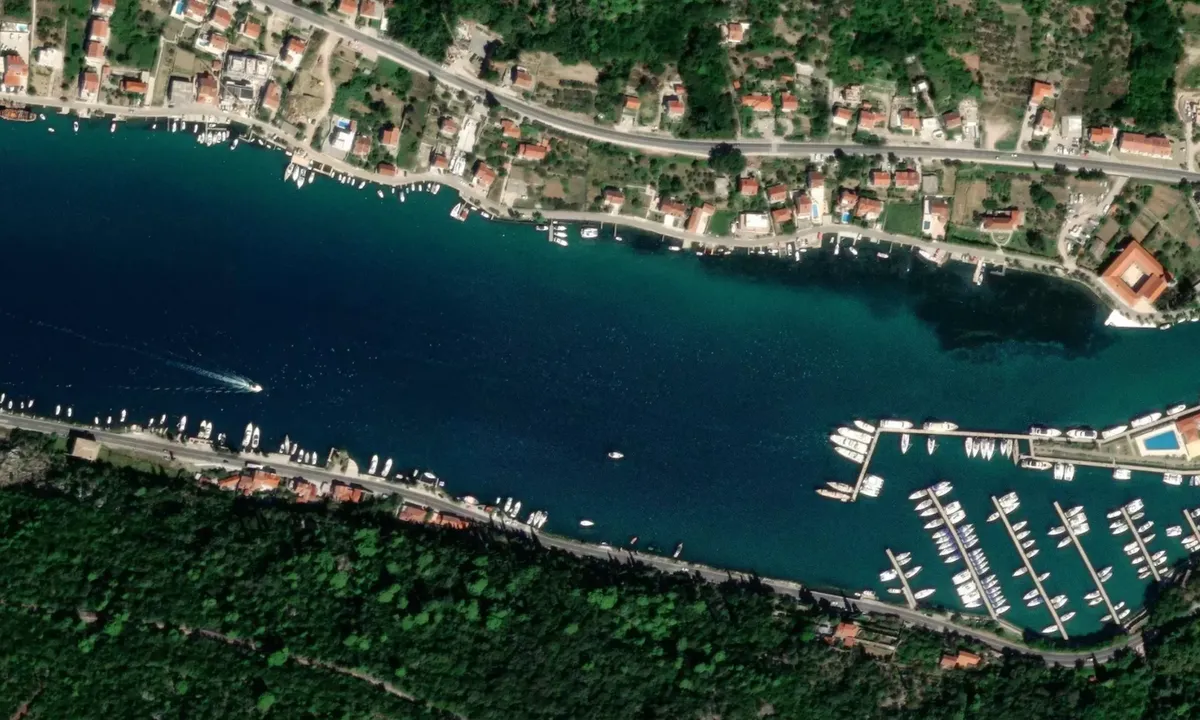 Flyfoto av Cajkovici
