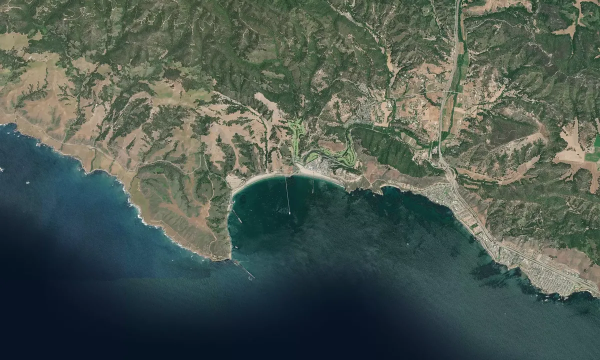 Flyfoto av Cal Poly - Avila Beach Piers
