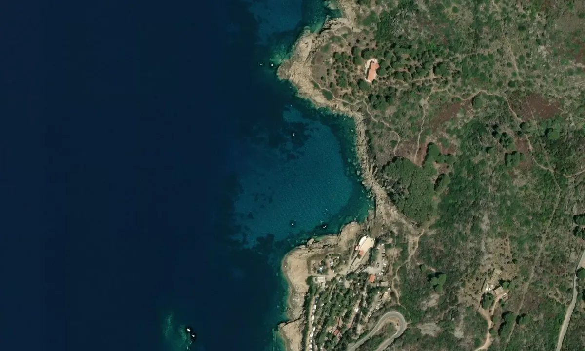 Flyfoto av Cala Baia del Sole