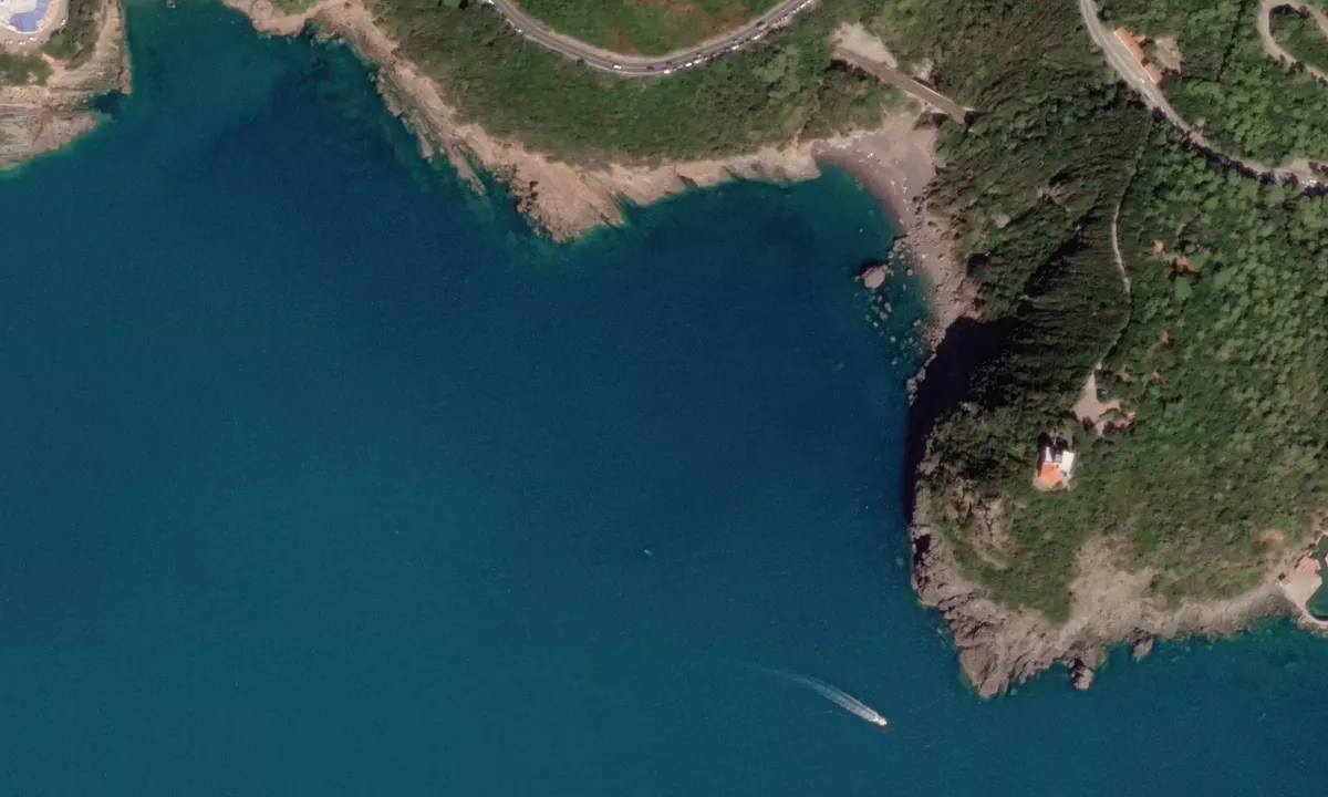 Flyfoto av Cala del Leone