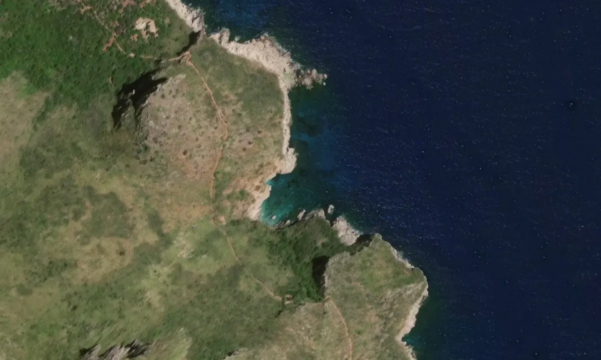 Flyfoto av Cala del Varo