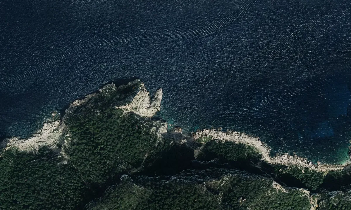 Flyfoto av Cala d’en Sardina