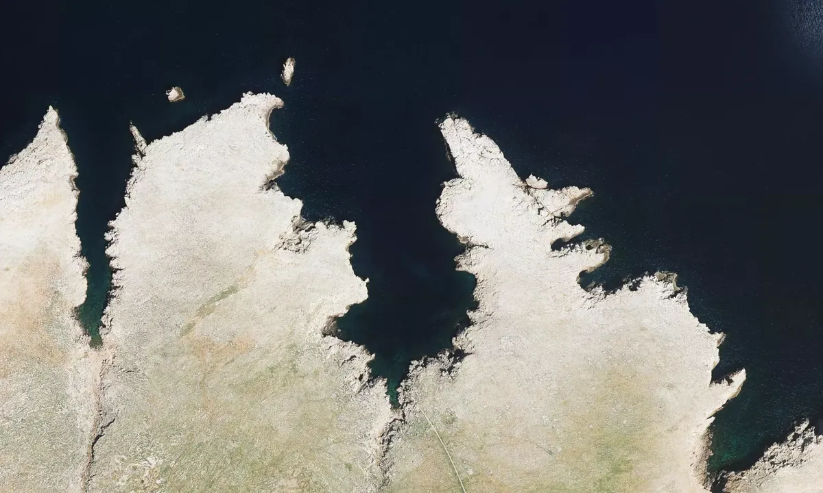 Flyfoto av Cala Es Morts