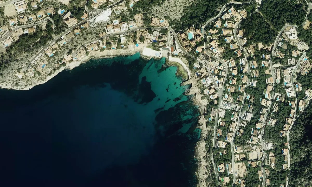 Flyfoto av Cala Llamp