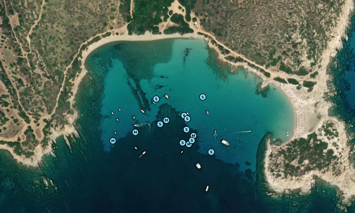 Satelite image of Cala Luna (moorings)