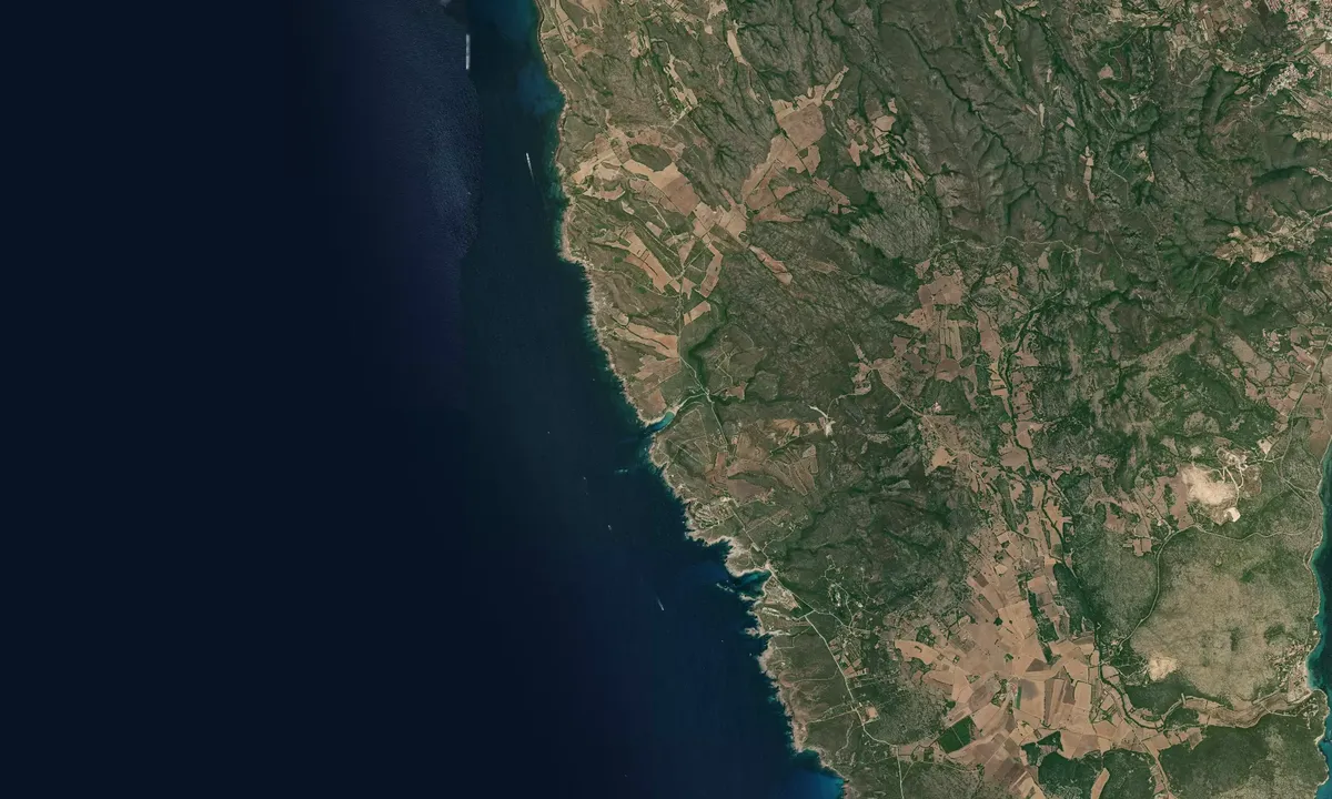 Flyfoto av Cala Lunga 2