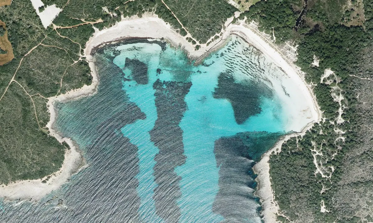 Flyfoto av Cala Son Saura