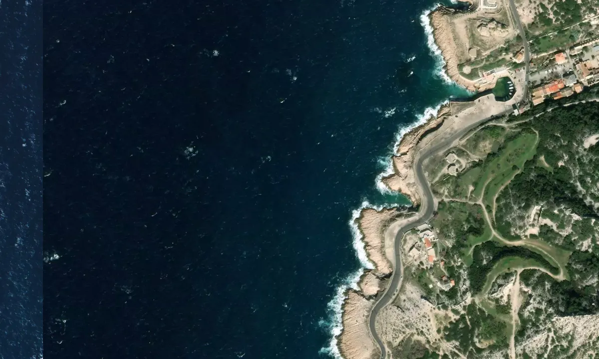 Flyfoto av Calanque Blanche