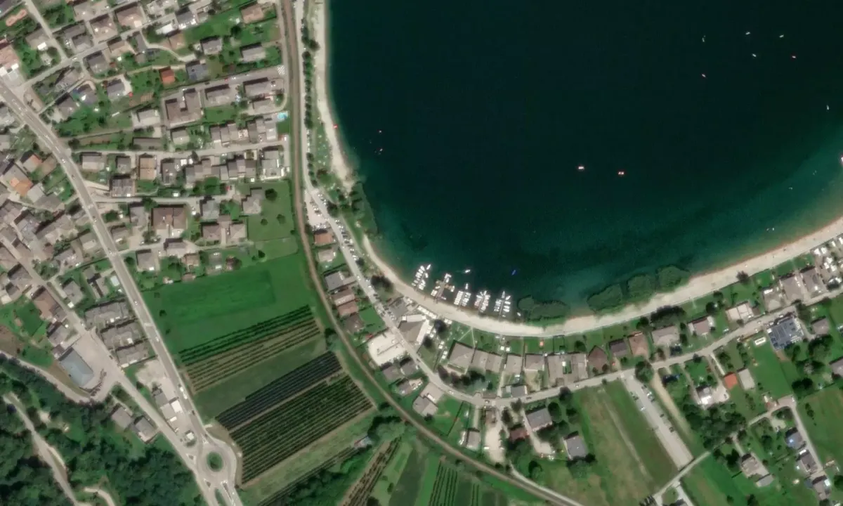 Satelite image of Calcenarica al Lago