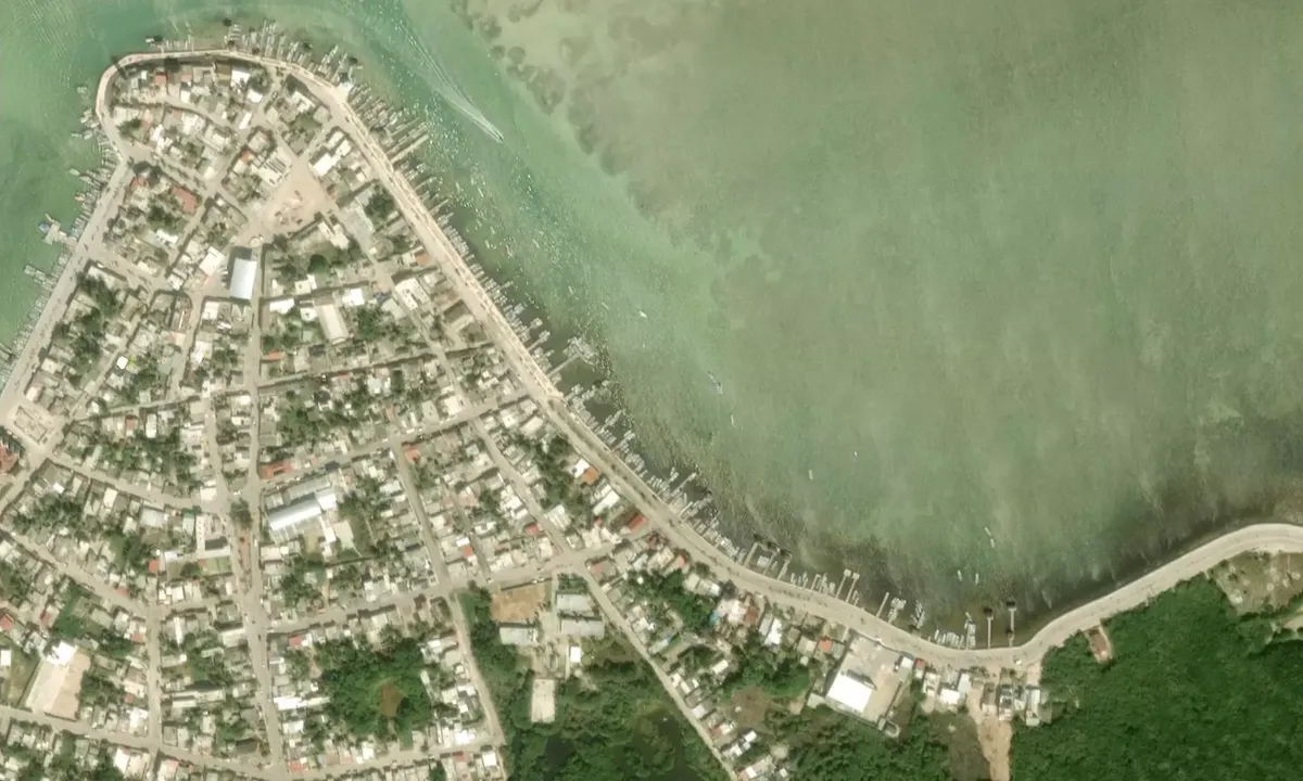 Satelite image of Calle 14 112, Río Lagartos, Yuc., Mexico 1