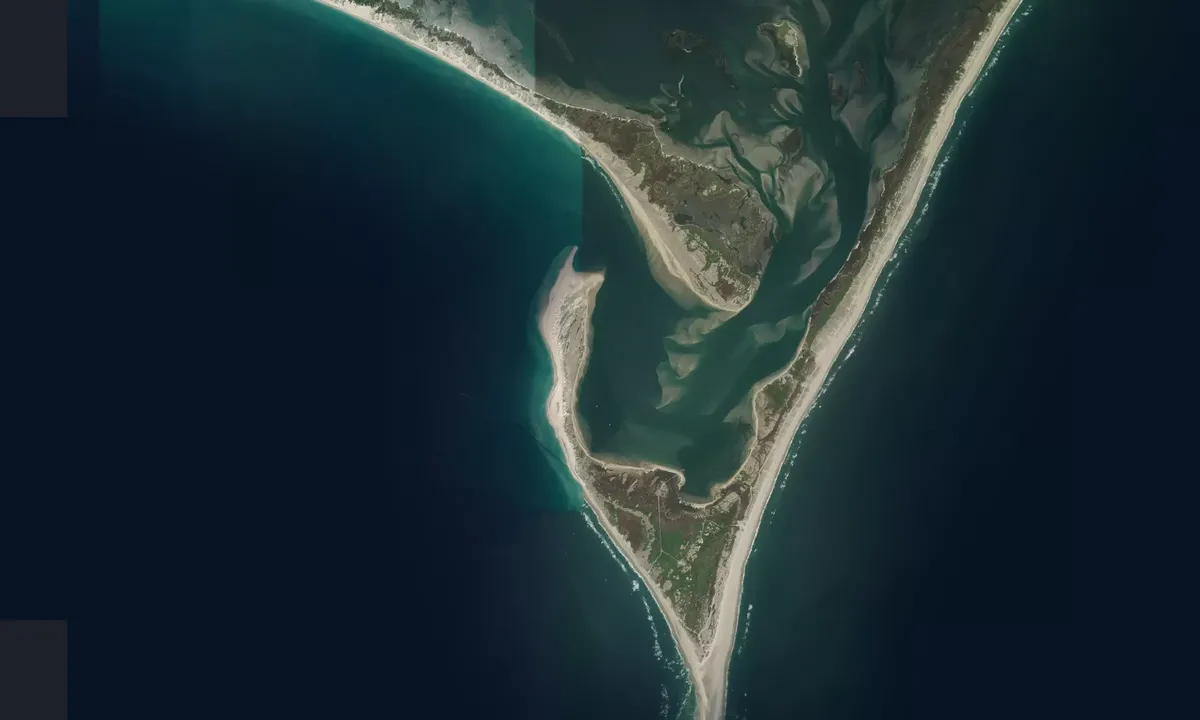 Flyfoto av Cape Lookout Bight