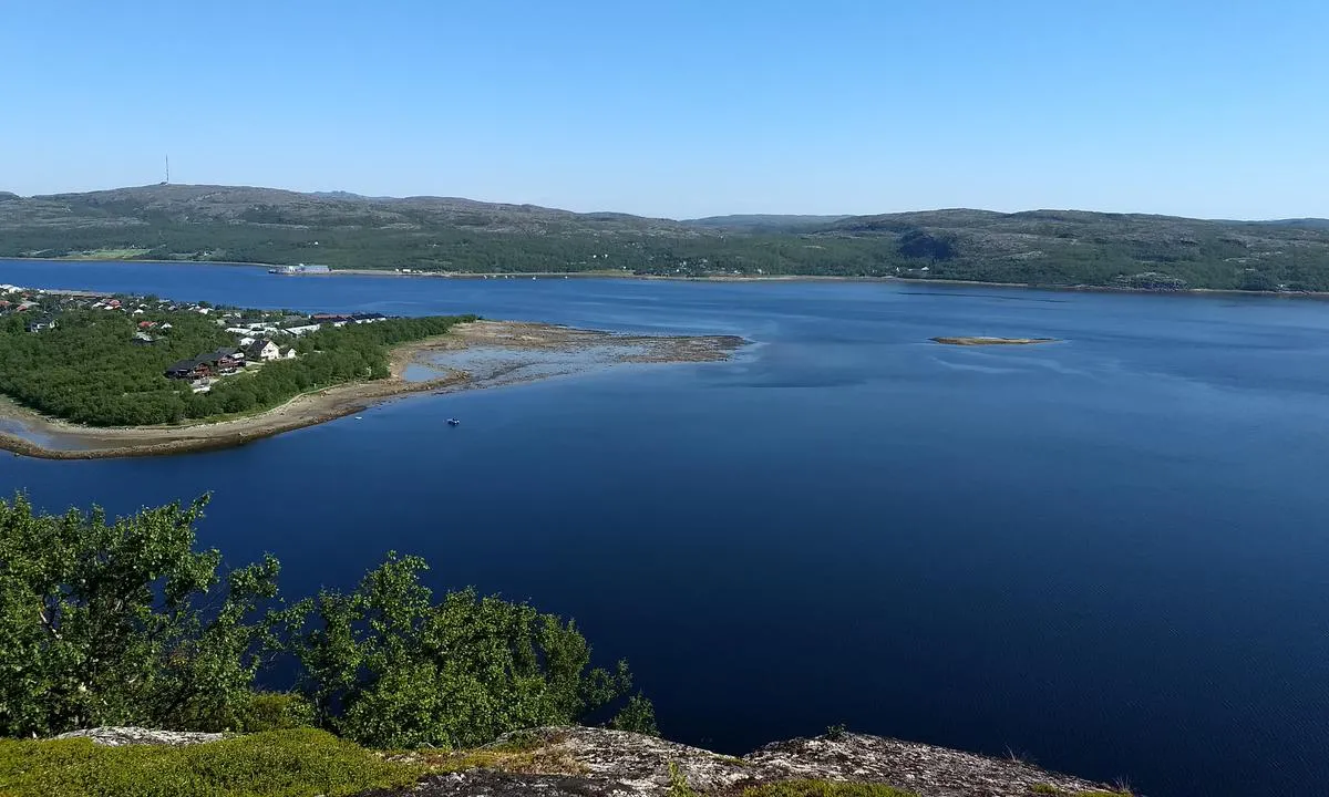 Carita Gjestehavn - Kirkenes: Prestøya og Vardeskjær inn mot Kirkenes båtforening