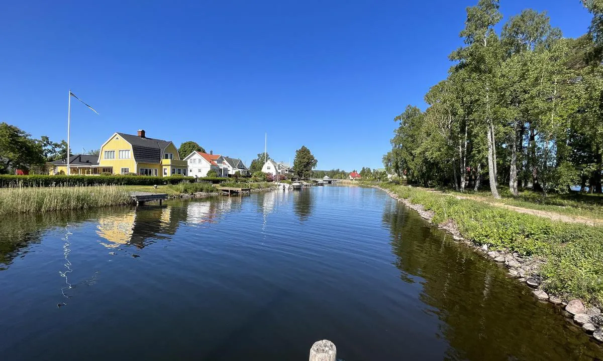 Karlsborg - Kanalbolaget: Tatt fra østlig kai mot broen