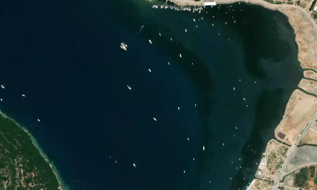 Flyfoto av Cemetary Bay
