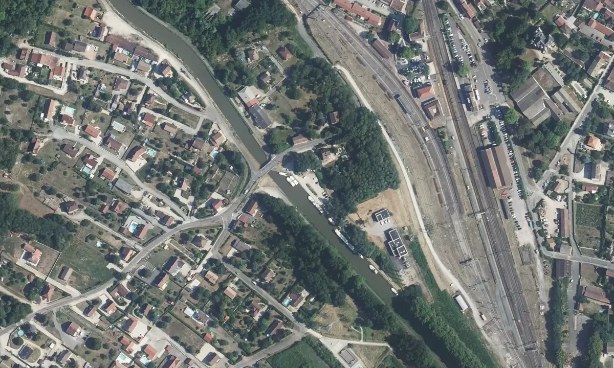 Satelite image of Chagny (hire base with a fee)
