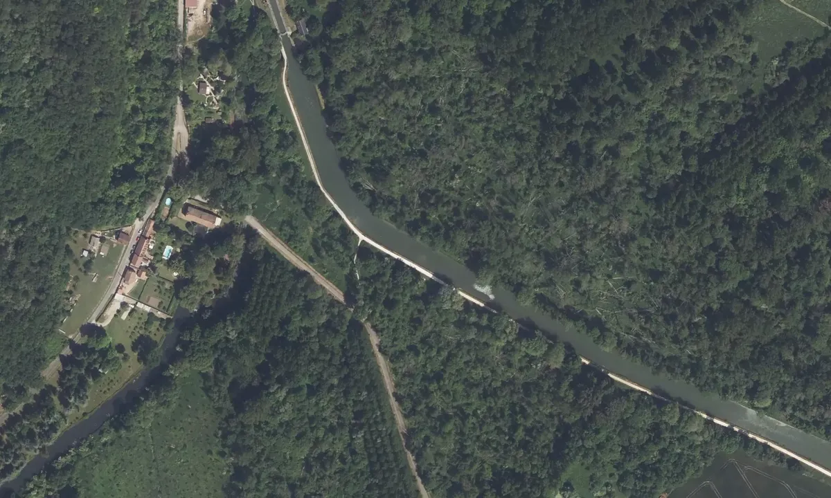 Satelite image of Chateau Landon Picnic Halte