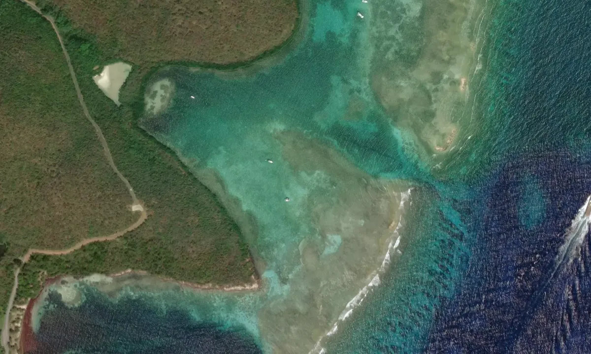 Flyfoto av Chichi island 