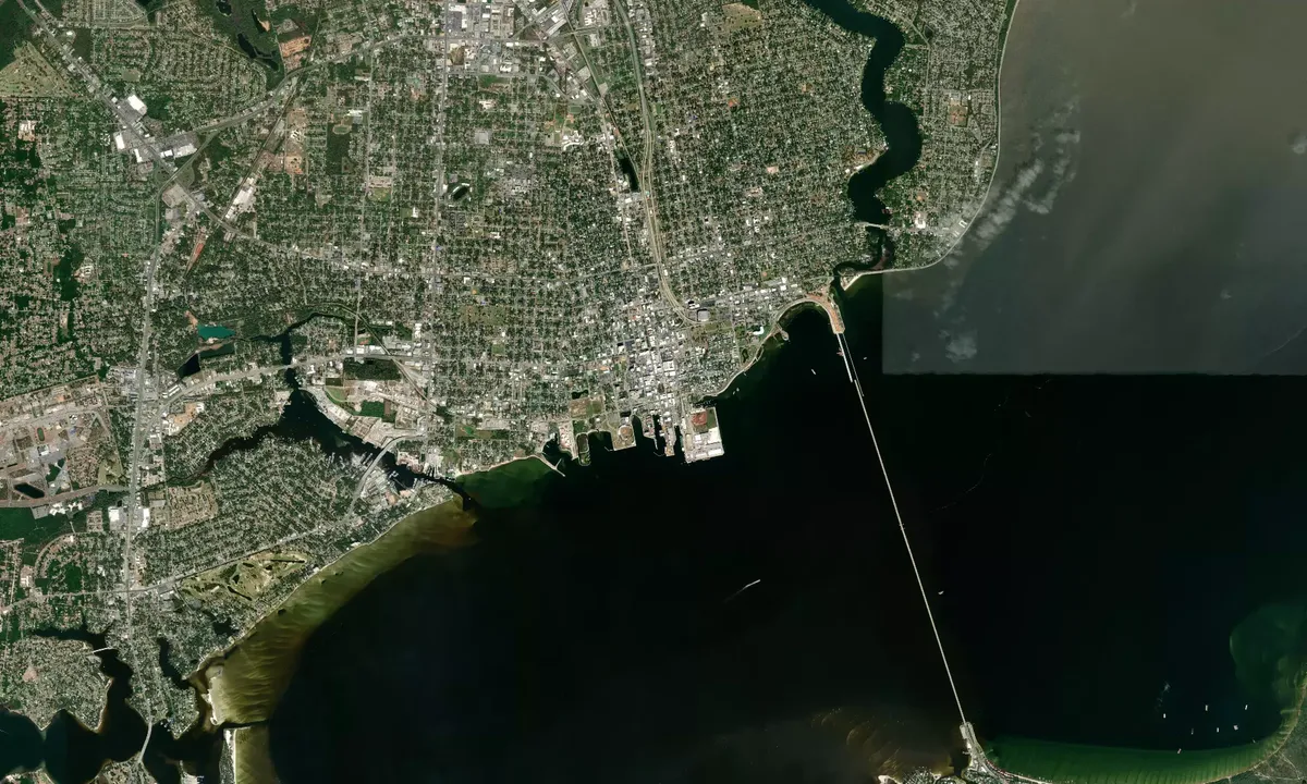 Flyfoto av City of Pensacola (free dock)