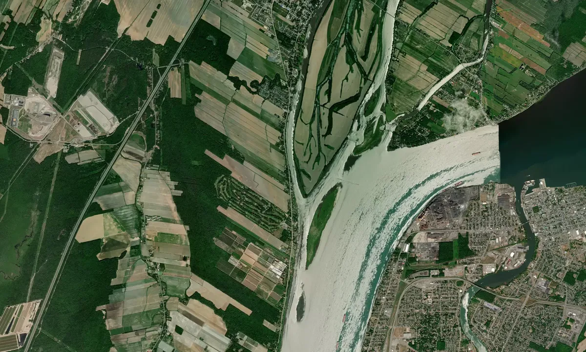 Flyfoto av Club Nautique de Berthier