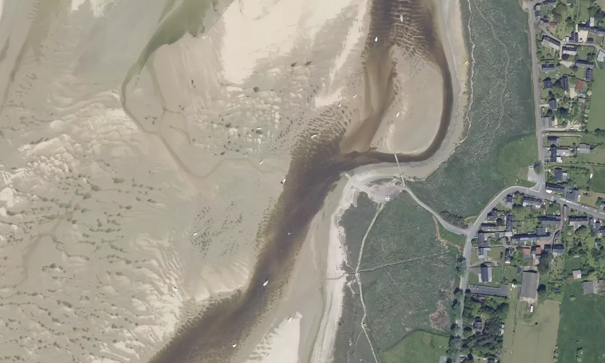 Flyfoto av Club Nautique de Regneville sur Mer
