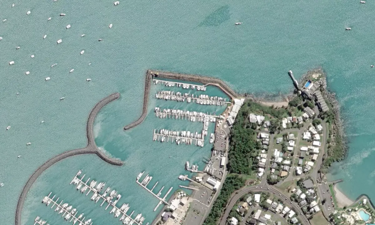 Flyfoto av Coral Sea Marina
