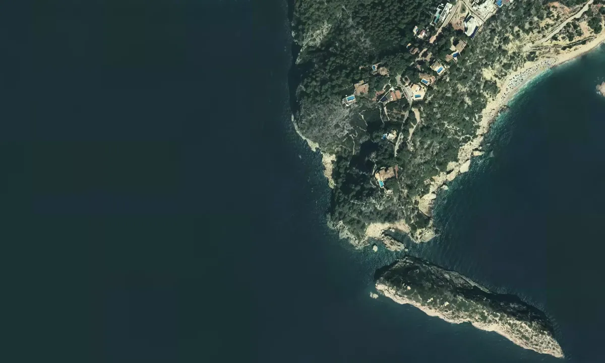 Flyfoto av Cova del Llop Mari