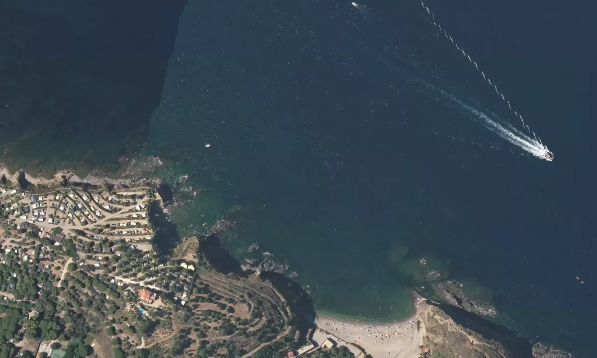 Satelite image of Criques de Porteils