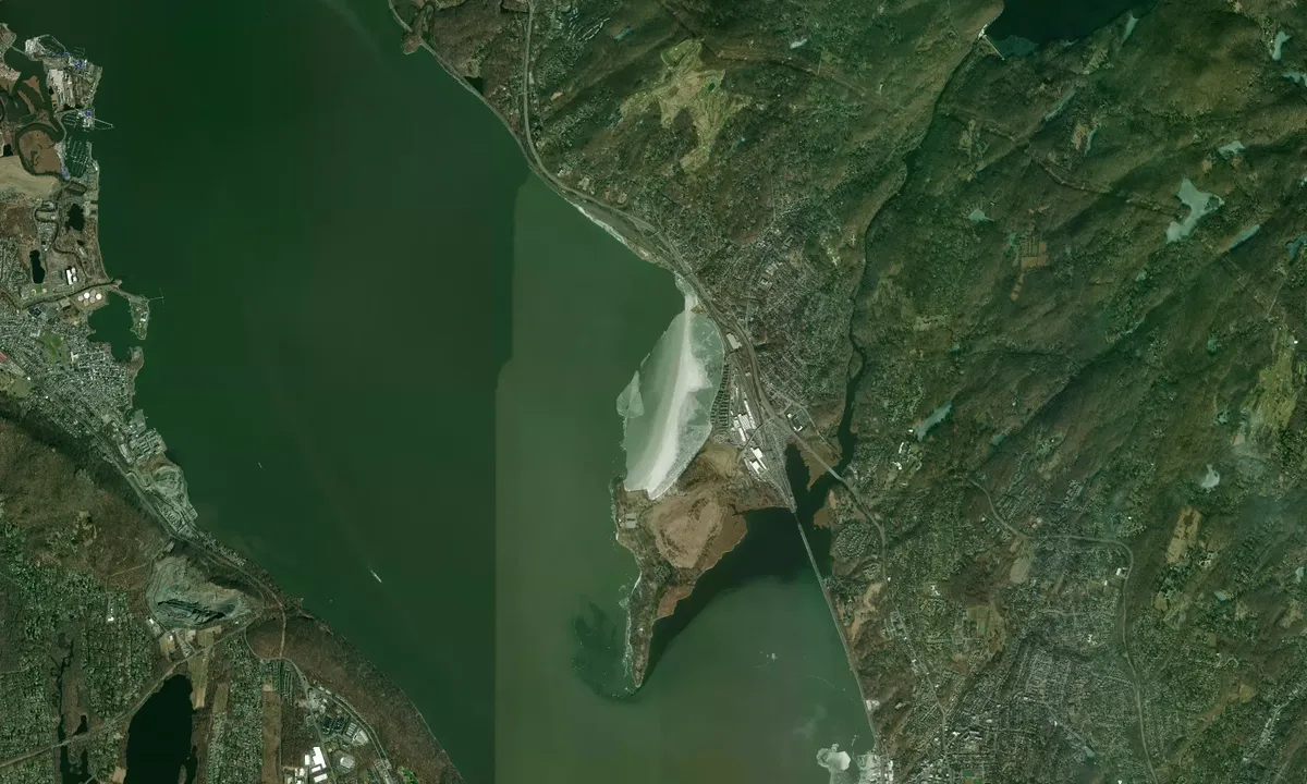 Flyfoto av Croton Point-North