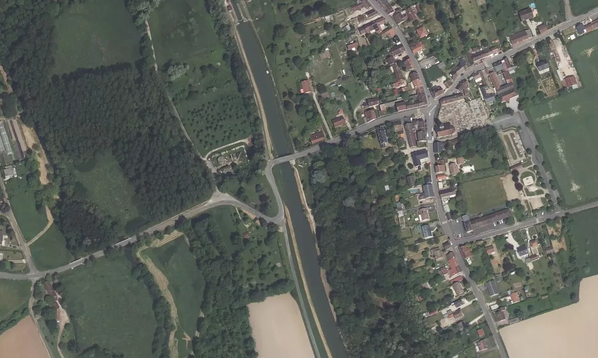 Satelite image of Dammarie-sur-Loing Halte Nautique