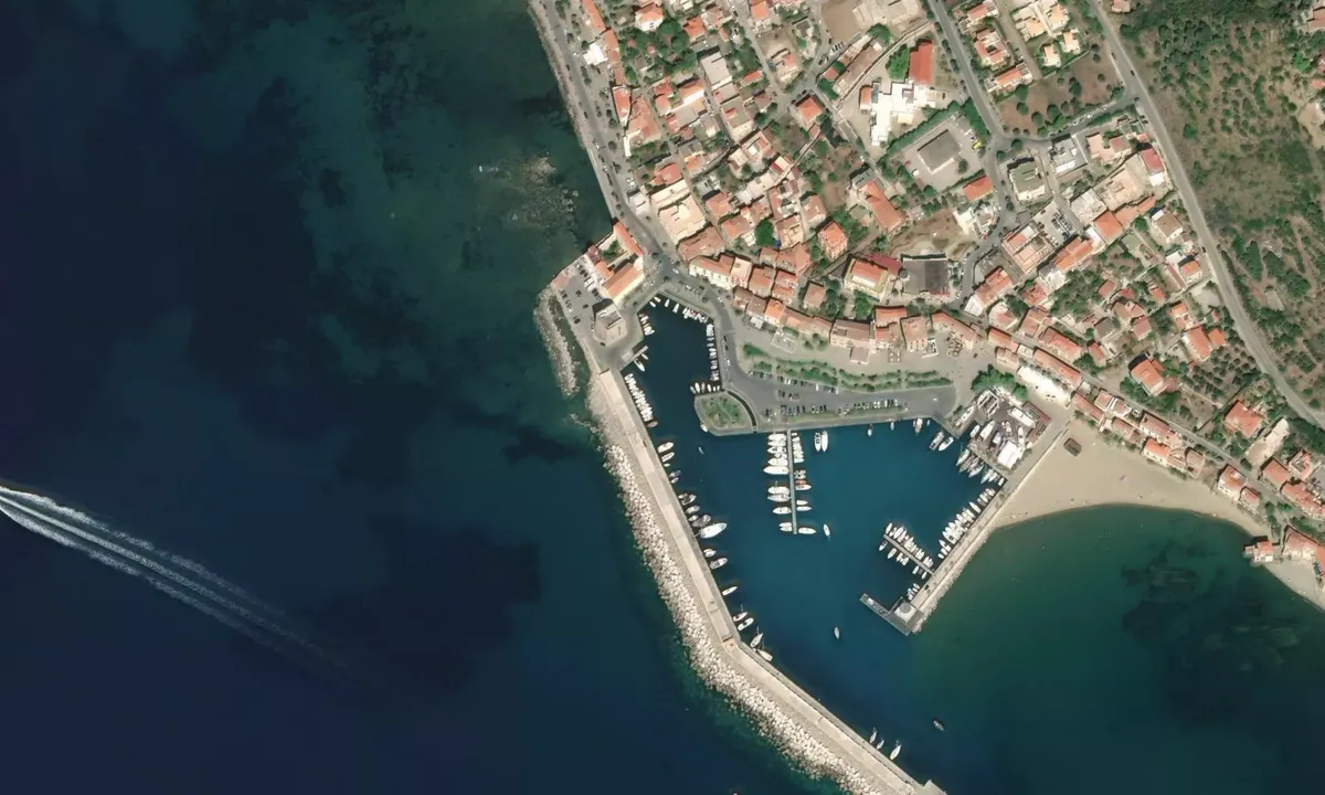 Flyfoto av Darsena Comunale Acciaroli