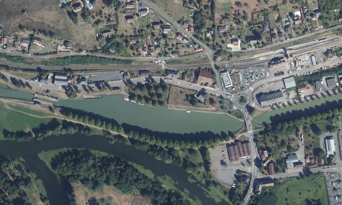 Satelite image of Decize on the Nivernais