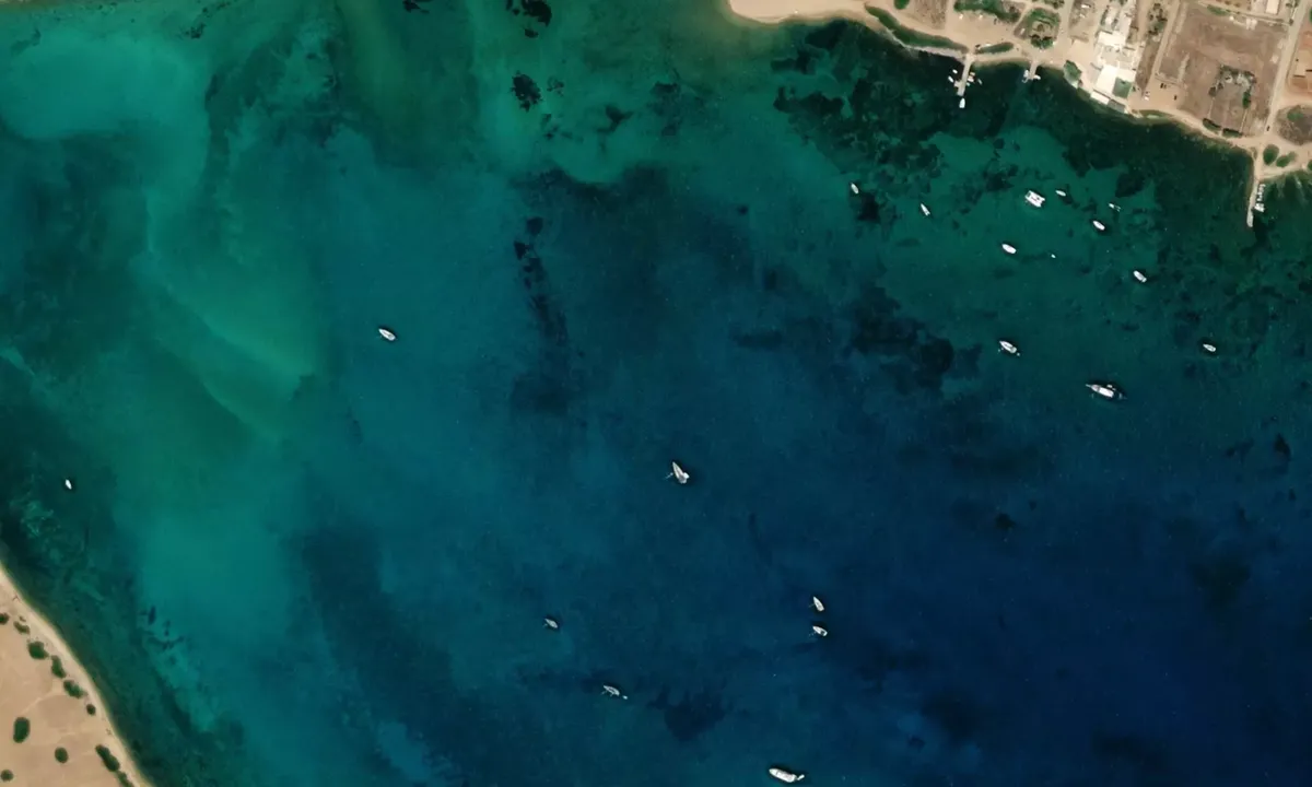 Flyfoto av Despotiko Bay