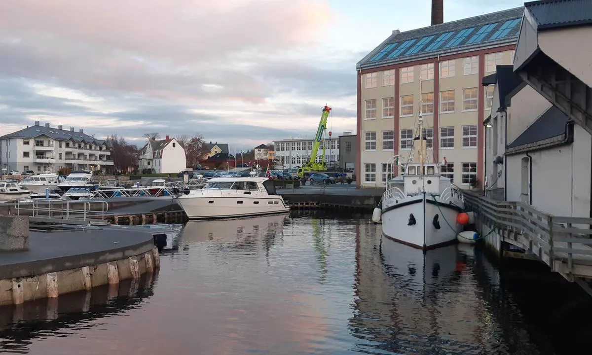 {"base": "no", "no": "Devoldhavna", "se": "Devoldhamnen", "en": "Devold Harbour", "da": "Devoldhavnen"}