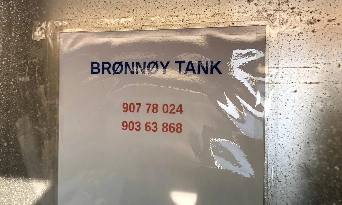 Diesel: Brønnøy Tank: {"base": "no", "no": "Kontaktinformasjon til Br\u00f8nn\u00f8y Tank.", "se": "Kontaktinformation till Br\u00f8nn\u00f8y Tank.", "en": "Contact information for Br\u00f8nn\u00f8y Tank.", "da": "Kontaktinformation til Br\u00f8nn\u00f8y Tank."}