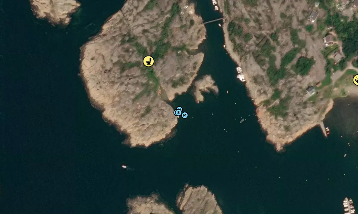 Satelite image of Djupeklo