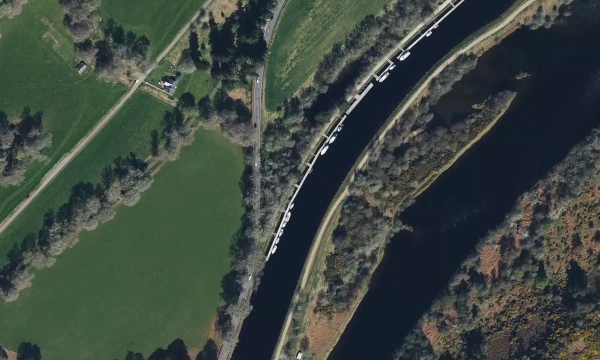 Satelite image of Dochgarroch Locks - Caledonian Canal