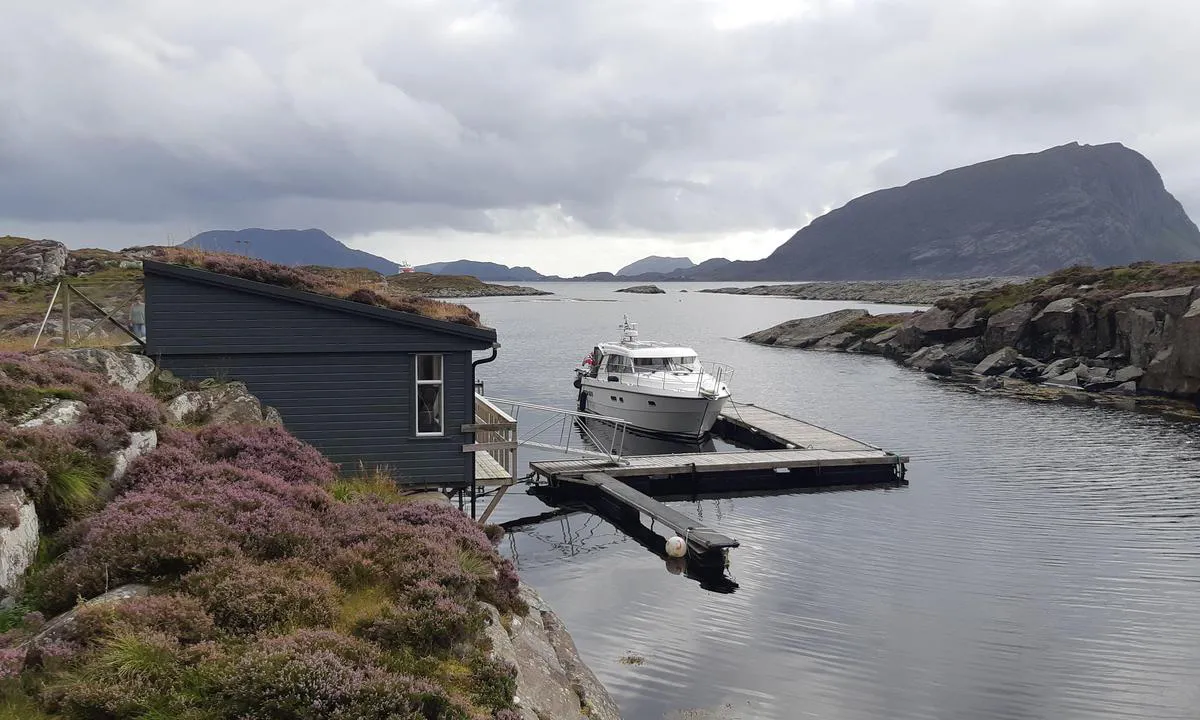 Domba på Hovden - Spongavågen: Bilde viser anlegget fra land.