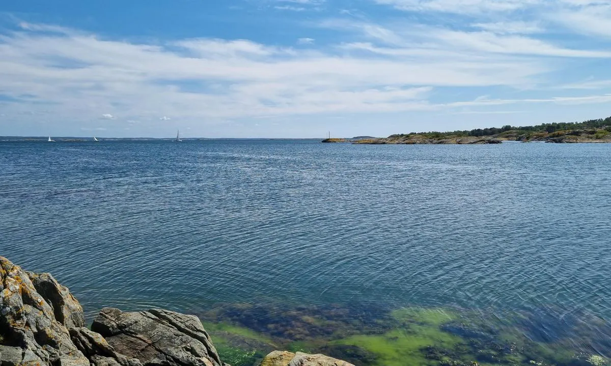Donsö kanal: {"base": "no", "no": "Utover", "se": "Utover", "en": "Beyond", "da": "Udover"}